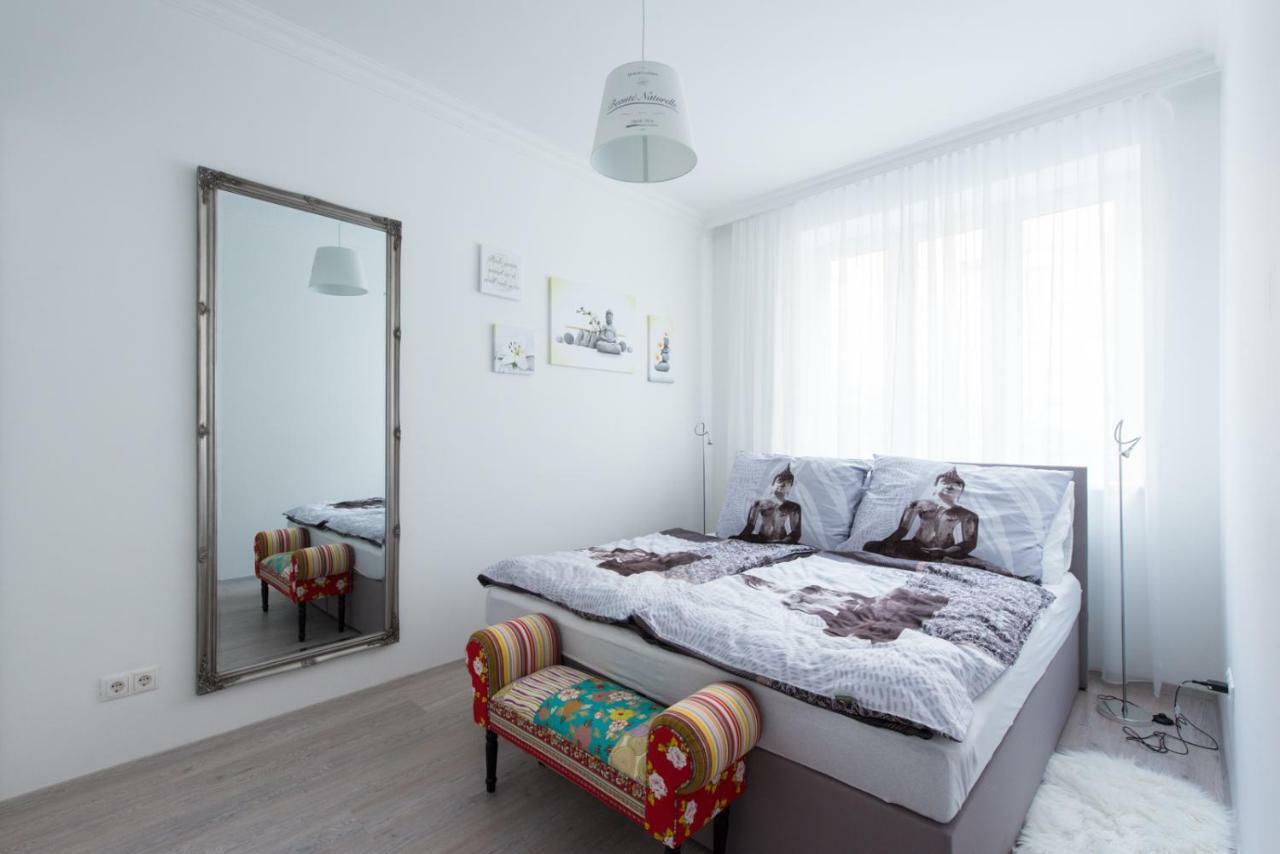 Apartamento Let It Be Vienna U1, U2, U4 Karlsplatz Oper Exterior foto
